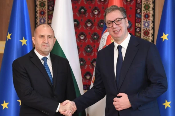 "SRDAČAN DOČEK I IZUZETAN POVOD ZA SUSRET"! Vučić se sastao sa predsednikom Bugarske Radevim: "Energetska sigurnost za naše građane"! (FOTO)