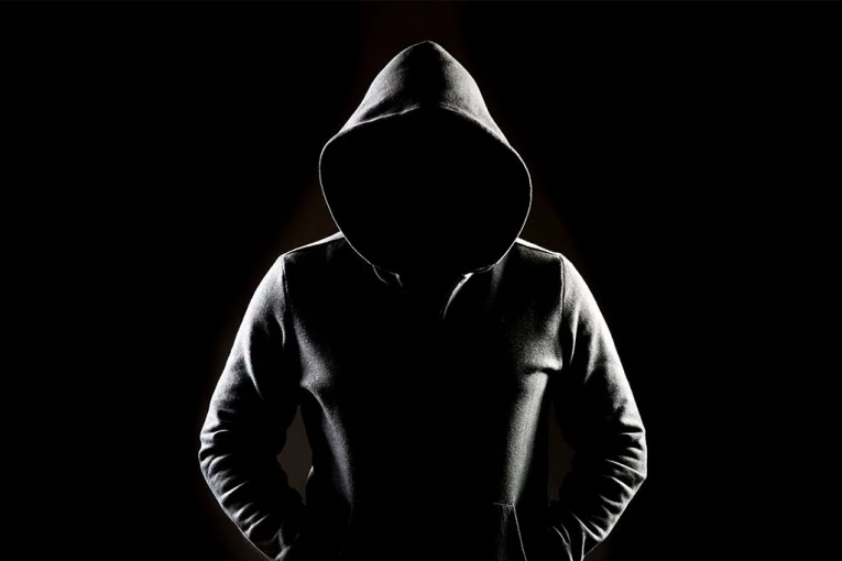 UBISTVO VLADANA CENIĆA POD VELOM TAJNI: Majku nastradalog muče pitanja – ko je muškarac sa crnom fantomkom?