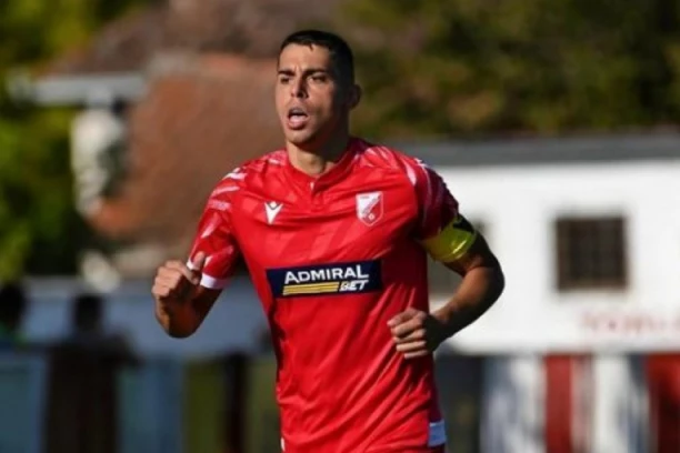 KAPITEN SE UPISAO U KLUPSKE ANALE: 100. utakmica u crveno-belom dresu - on je pokretačka snaga ekipe sa AdmiralBet Arene! (FOTO GALERIJA)