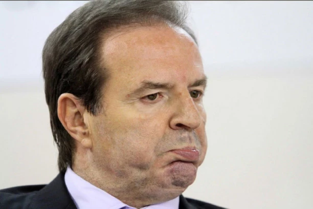 KARIĆ PONOVO DOŠAO DA "DRŽI PREDAVANJA" KAKO JE ARKANU ODBRUSIO: Bivši političar u epizodi "Hvalite me usta moja"