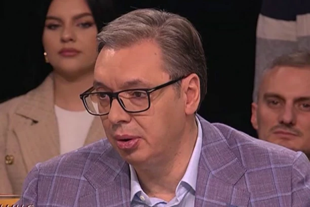 VUČIĆ UPOZORAVA NA NEZGODNU SITUACIJU IZ INOSTRANSTVA! Plašim se da će situacija oko KiM biti postavljena na sve nezgodniji način