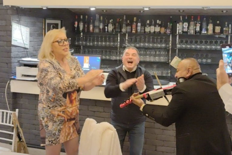 Zorica Marković otvorila kafannu