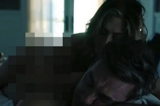 EKSPLICITNI SNIMAK GLUMICE TOKOM INTIMNOG ODNOSA OBIŠAO INTERNET! Dženifer Aniston totalno gola, leži preko kolege!