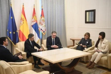 VUČIĆ PRIMIO U OPROŠTAJNU POSETU AMBASADORE ŠPANIJE I BELORUSIJE: "Zahvalni smo na poštovanju našeg teritorijalnog integriteta"! (FOTO)