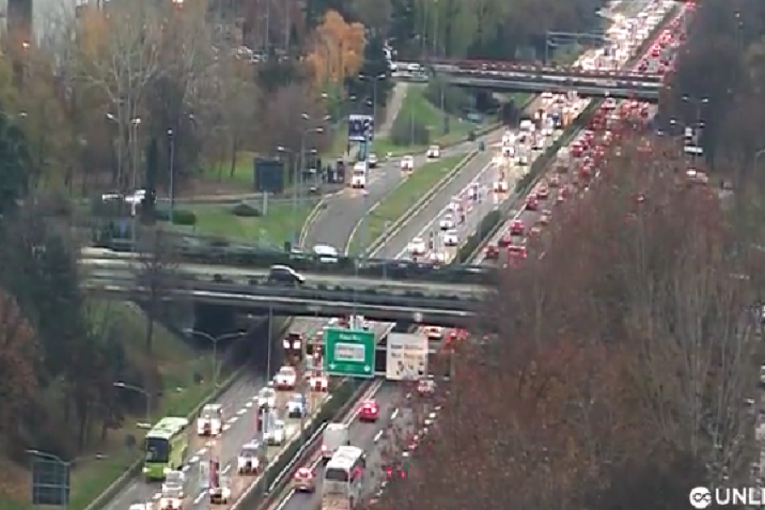 Auto-put Novi Beograd