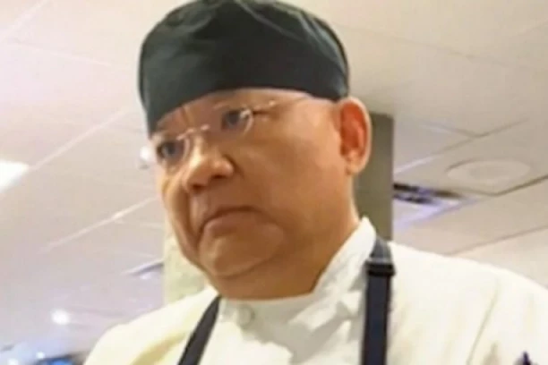 PAKOVAO OTROV U PAKETE, PA TAKO UBIO 14 MLADIH LJUDI: Lice ovog kuvara mrzi cela zemlja, a RAZLOG MONSTRUOZNOG ČINA će vas razbesneti