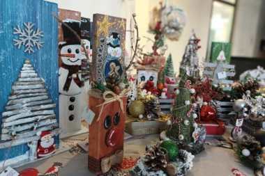 Novogodišnji humanitarni bazar Triglav osiguranja i Centra za smeštaj i dnevni boravak dece i omladine ometene u razvoju