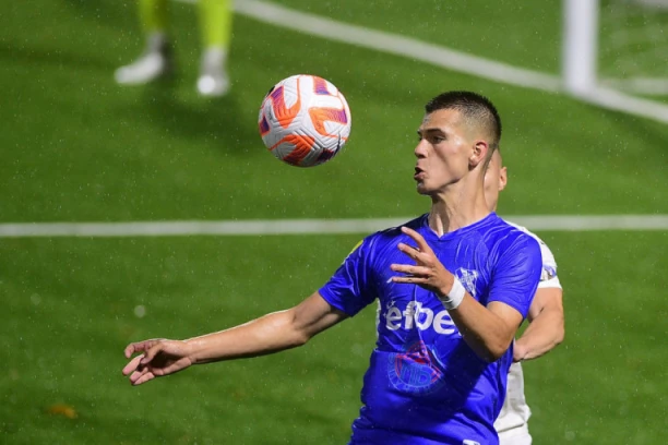 SAZNAJEMO! GOTOVO JE! Zvezdi se na Kipru priključuje SUPERTALENTOVANI UROŠ SREMČEVIĆ: Stiže prvo POJAČANJE!