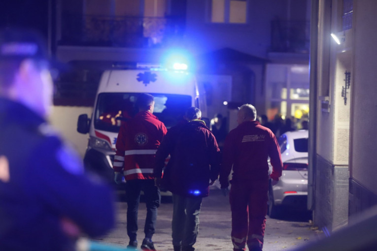 "UMRLA JE, UMRLA"! Potresne scene ispred staračkog doma u Malom Mokrom Lugu! DEVOJKA KUKA POSLE SAZNANJA DA JOJ JE BAKA NASTRADALA U POŽARU!