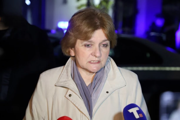 DANICA GRUJIČIĆ TRAŽI HITNO ZATVARANJE KLUBA "SINER" I ODGOVORNOST VLASNIKA! Deci neko sipao ETANOL u flašu, ne ŠPIRITUS!