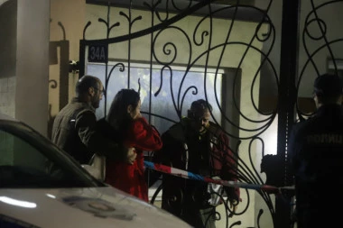 "NE MOGU DA IDEM, TAMO MI LEŽI BAKA"! Unuka nastradale žene  u staračkom domu u Malom Mokrom Lugu ne prestaje da jauče! SIN KUKA.: "JA SAM KRIV, JA SAM JE TU OSTAVIO"! (VIDEO)