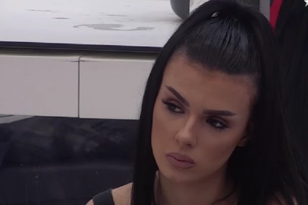 ANITA NAPUSTILA ELITU: Ovo će promeniti njen život iz KORENA!