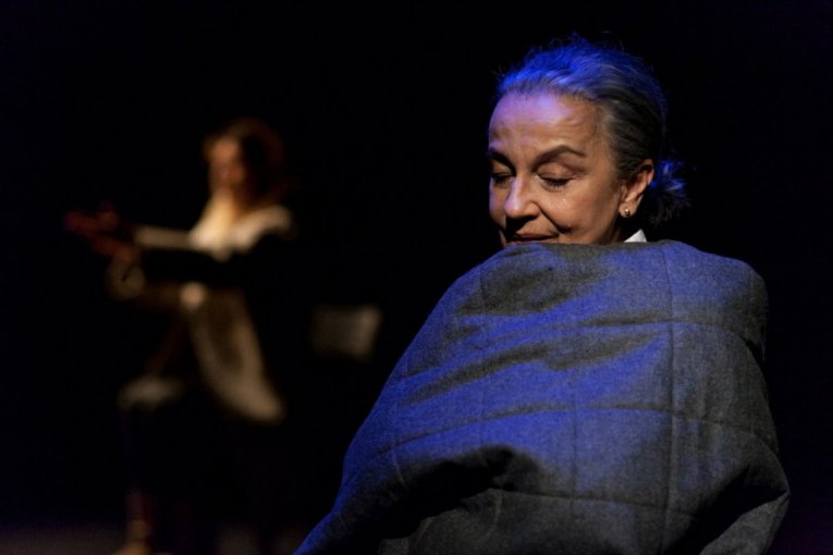 Mama predstava Atelje 212