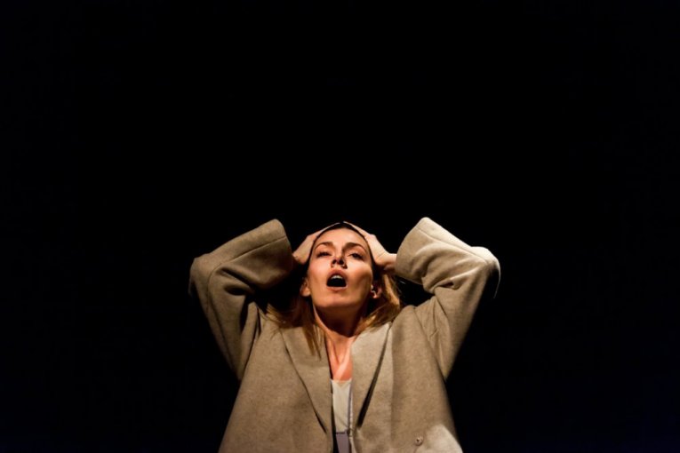 Mama predstava Atelje 212