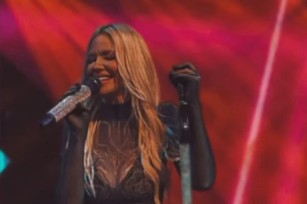 NATAŠU BEKVALAC U OVAKVOM IZDANJU JOŠ NISTE VIDELI: Prevrnula se i pala, pa se valjala i smejala kao luda (FOTO)