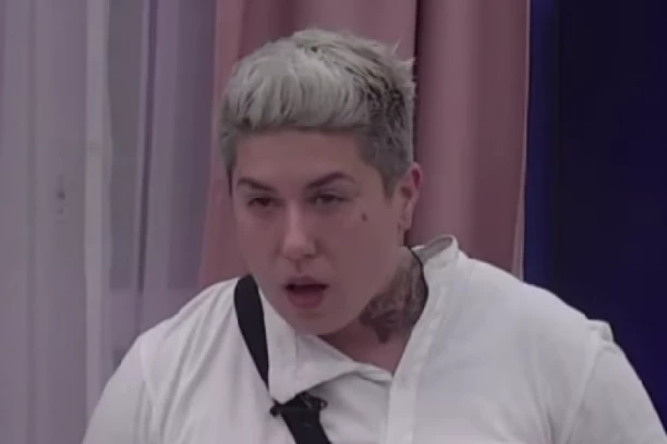 DA LI JE MOGUĆE DA JE OVO REKLA?! Spremite se da POVRATITE, Matora SMRDI na kilometar!