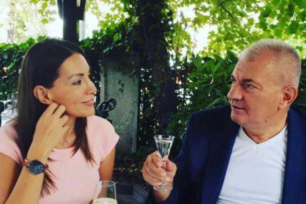 VODITELJKA "SLAGALICE" ŠOKIRALA SVE OBJAVOM IZ ŠPANIJE: Prvi put na slikama sa njom NIJE njen 18 godina stariji muž (FOTO)