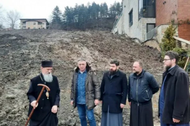 EPISKOP ATANASIJE OBIŠAO KLIZIŠTE U PRIBOJSKOJ BANJI: Ovo je zajednički problem, moramo udruženi da reagujemo!