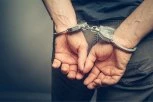 DILER (37) VOZILOM UDARIO POLICAJCA U KAČAREVU: Pronašli mu drogu u kući, evo šta je uradio bahati muškarac!