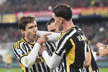 GRIFONI ZAUSTAVILI STARU DAMU! Juventus VODIO, pa spasavao BOD u Đenovi! (VIDEO)