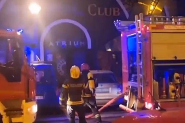 POŽAR NA NOVOM BEOGRADU! Vatra zahvatila slot klub! (VIDEO)