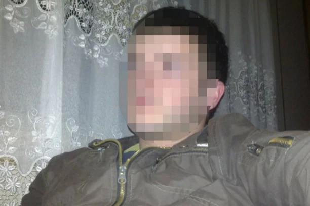 OVO JE MLADIĆ IZ TRSTENIKA KOJI JE UPUCAN PIŠTOLJEM ZA SVINJE: Pronađen sa teškim povredama u kući, pa hitno prevezen u bolnicu! (FOTO)