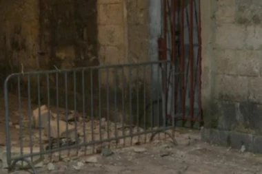 HITNO OPERISANA DEVOJČICA (9) NAKON ŠTO JE POGODIO KAMEN! Svedoci šokirani prizorom!