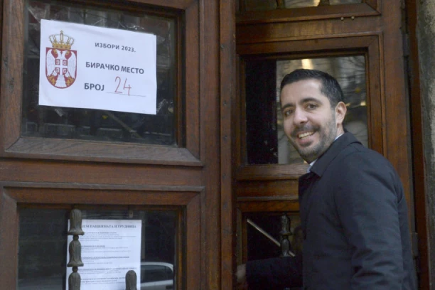 "TREBALO BI DA SE SVI FOKUSIRAMO NA BUDUĆNOST DRŽAVE" Momirović: Očekujem ubedljivu pobedu i podršku građana politici predsednika Vučića!