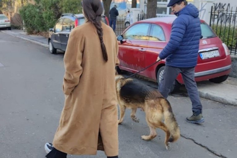 Jovan Memedović stiže na glasanje, 3. deo