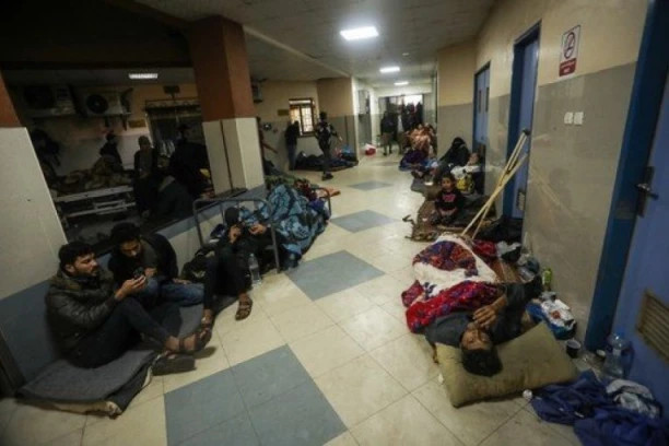 ŠOK! SZO O POTRESNIM PRIZORIMA IZ NAJVEĆE BOLNICE U GAZI: Nema lekova, kiseonika, ni sanitetskog materijala - ovo je ''MESTO KRVOPROLIĆA!'' (FOTO)