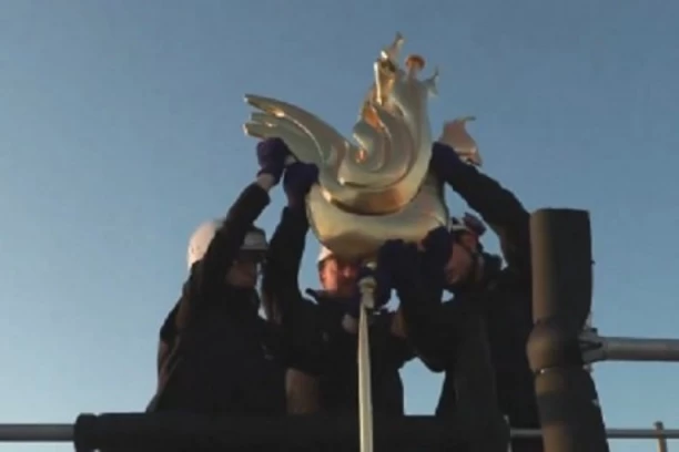 PARIŽANI U NEVERICI: Na simbol grada stavljeno OVO! Objašnjenje ih je ostavilo bez teksta