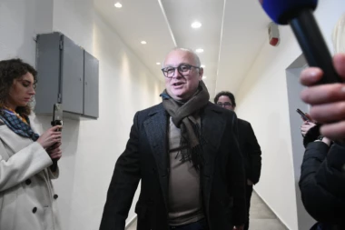 Vesić: Ove godine više elektropunjača na srpskim putevima