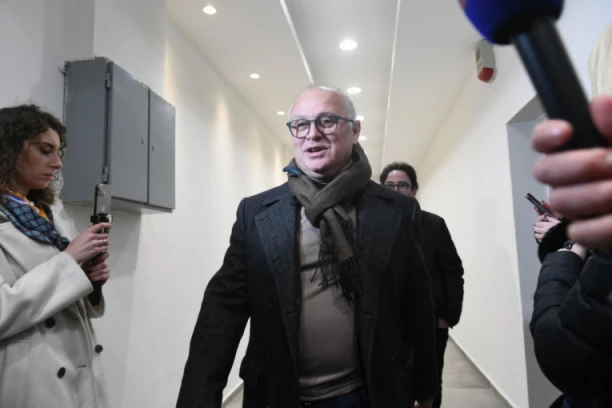 Vesić: Ove godine više elektropunjača na srpskim putevima