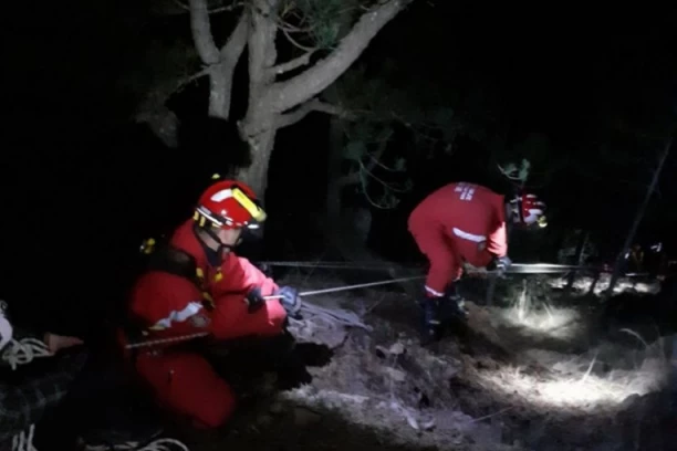 POZNATO STANJE DEVOJKE KOJA JE PALA SA LITICE NA DIVČIBARAMA: Njene povrede se prate iz sata u sat