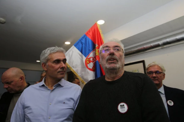 ANTIVAKSER I TEORETIČAR ZAVERE UŠAO U PARLAMENT! Portal iz komšiluka u neverici kako je Branimir Nestorović postao preko noći najveće iznenađenje izbora