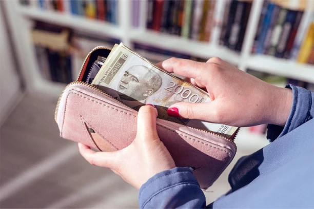 DANAS LEŽU PARE! Proverite račune ako ste u OVOJ grupi građana!