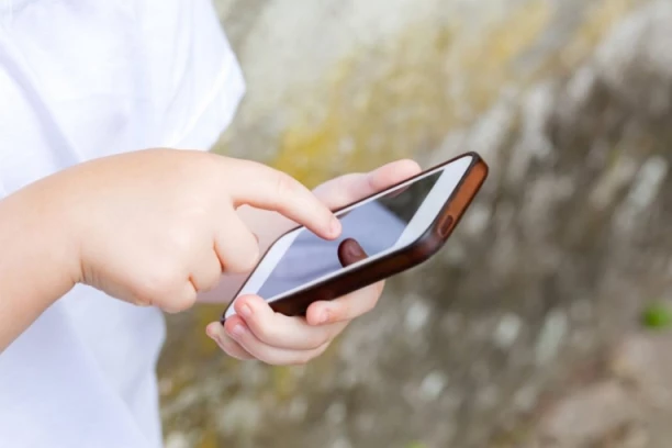 AKO VAM STIGNE OVAKVA PORUKA, NE OTVARAJTE! U PITANJE JE VELIKA PREVARA: Nude vam posao od 180.000 dinara! Evo šta da uradite