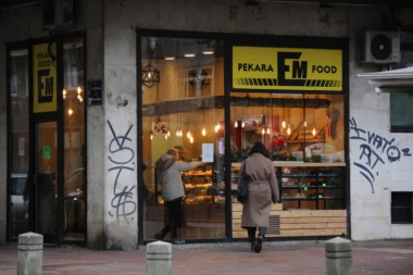 PACOVA IMA, A SALVETE NEMA! SLIKA I PRILIKA PEKARE ''EM'': Objekti poznatog lanca za prodaju peciva svako malo dospeju u žižu javnosti