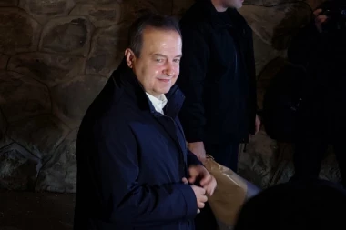 "SRAMAN I SKANDALOZAN POTEZ" Dačić o Milićevićevom proterivanju iz Jasenovca