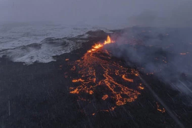 DRAMATIČNI PRIZORI SA ISLANDA! Rekjavik nije na udaru lave iz vulkana, preti mu još jedno ZLO! (FOTO,VIDEO)