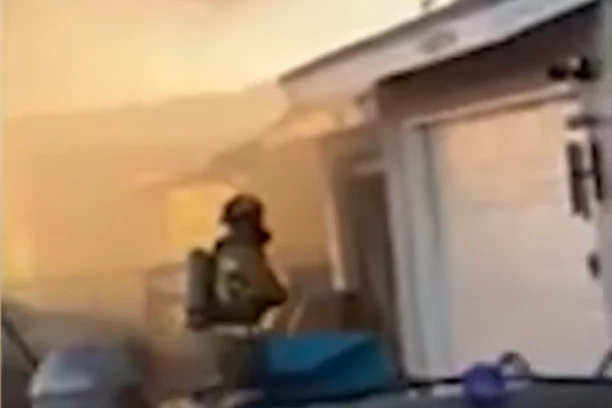 PETORO DECE IZGORELO U POŽARU DOK JE TATA BIO U BOŽIĆNOM ŠOPINGU! Novi detalji tragedije u SAD: Jedan detalj posebno tužan! (VIDEO)