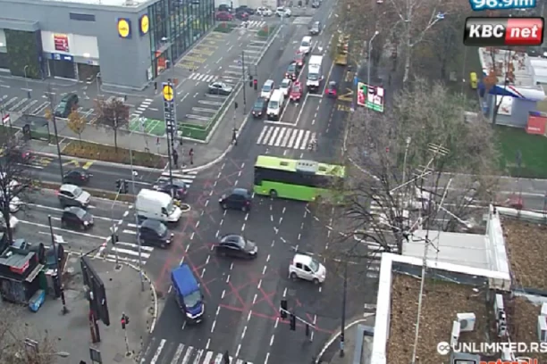 PAKLENO NA MOSTOVIMA! Gužve paralisale OVE delove prestonice - kolaps i tamo gde je inače retkost! (FOTO)