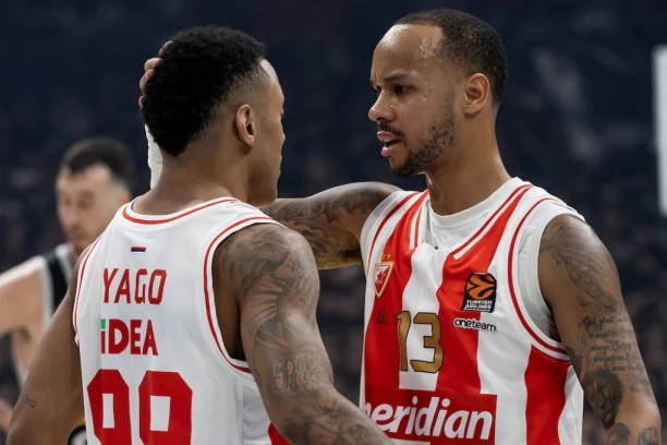 BOMBA: Šabaz Nejpir blizu crno-belog dresa!