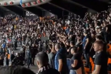 ISPOVEST PRESTRAŠENE NAVIJAČICE VALENSIJE: Pustili ste grobare u ženski toalet! Krila sam se zaključana u kabini!