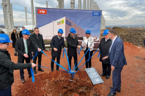 U JAGODINI POLOŽEN KAMEN TEMELJAC ZA IZGRADNJU FABRIKE: Svetski gigant farmaceutske industrije nemačke kompanije SCHOTT PHARMA dolazi u Srbiju!