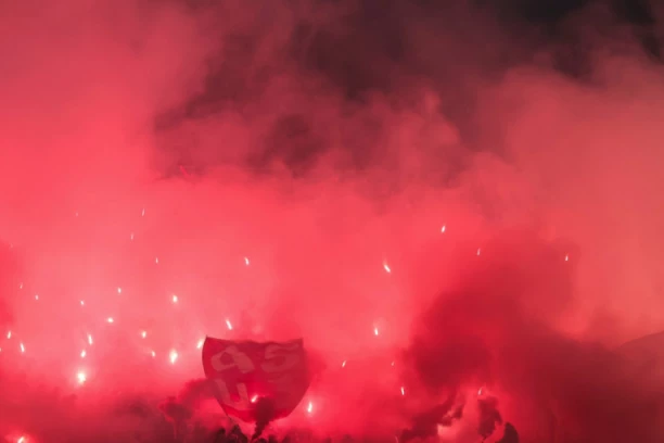 DELIJE IZ VIŠEGRADA NAPRAVILE FEŠTU SA BAKLJAMA: Srećan rođendan Republiko Srpska!