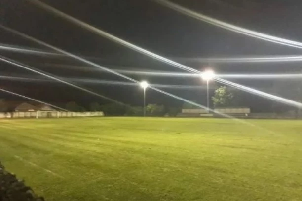 OČEKUJU SE IDEALNI USLOVI ZA FUDBAL: U Krušaru bivši zonaš dočekuje potencijalnog šampiona iz Grabovca!