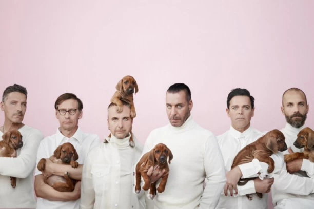 Rammstein u prazničnom duhu: Bend šalje poseban poziv fanovima u Srbiji!