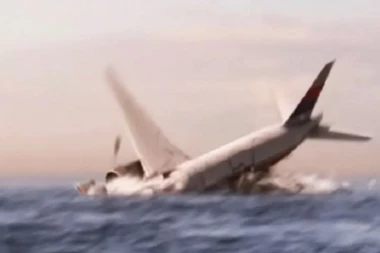 UŽAS! SRUŠIO SE AVION USRED NASELJA! Ima mrtvih!