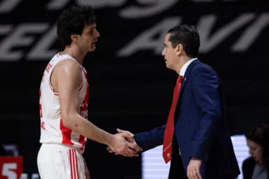 SFEROPULOS ODUŠEVLJEN IZDANJEM TIMA! Evo šta kaže o BLISTAVOJ igri Zvezde Meridianbet!